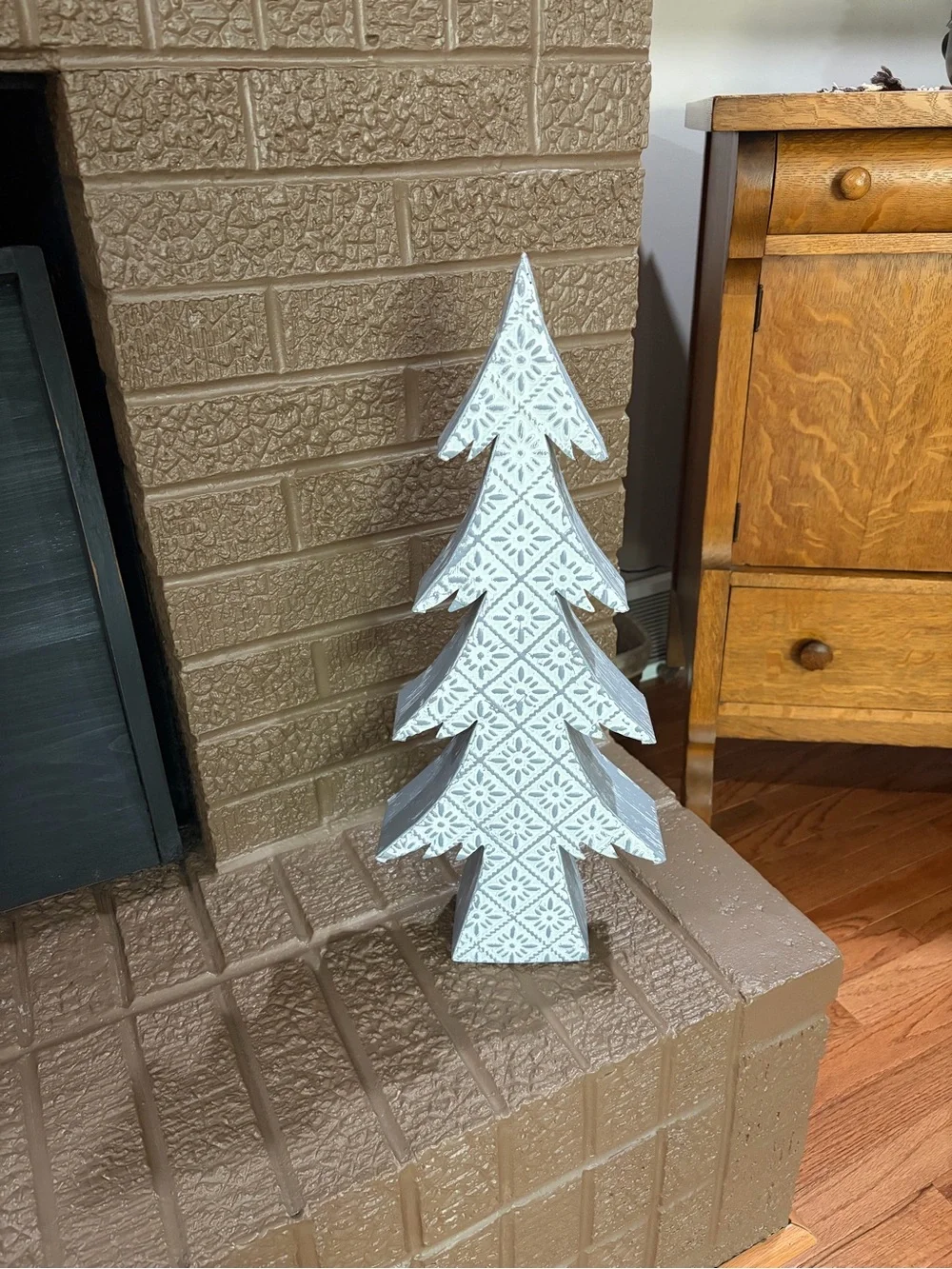 White Medium Decorative Metal Holiday Tree Accent*